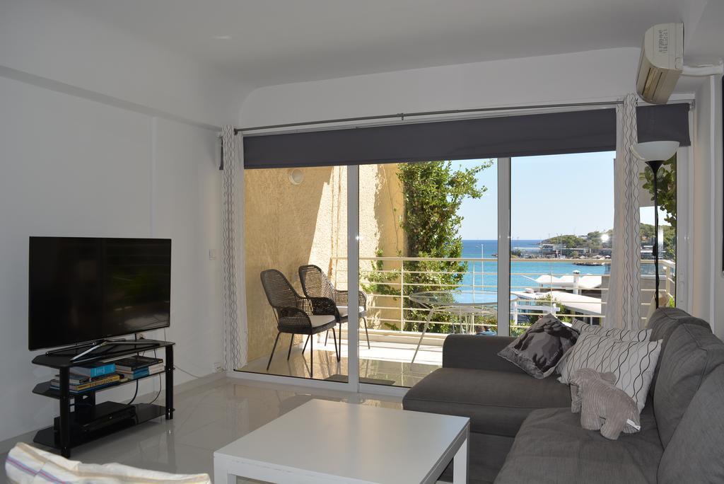 Amazing Sea View- Beach Front Luxury Apartment! Athen Eksteriør billede